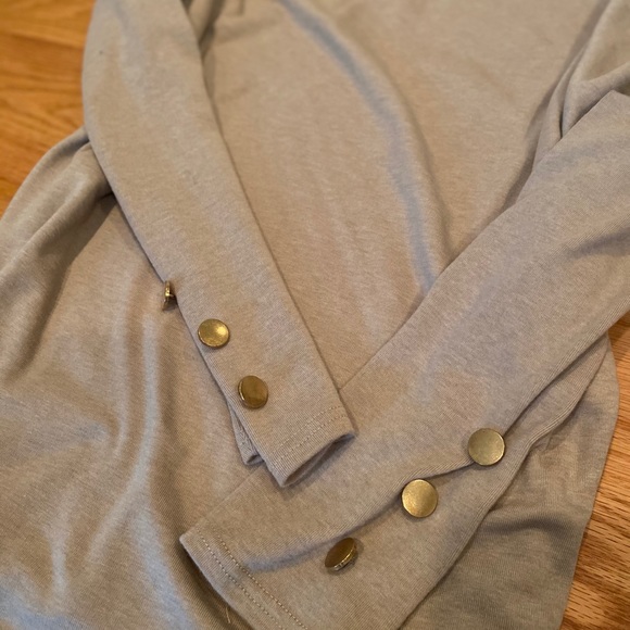 NEW off shoulder button sweater - Picture 4 of 8